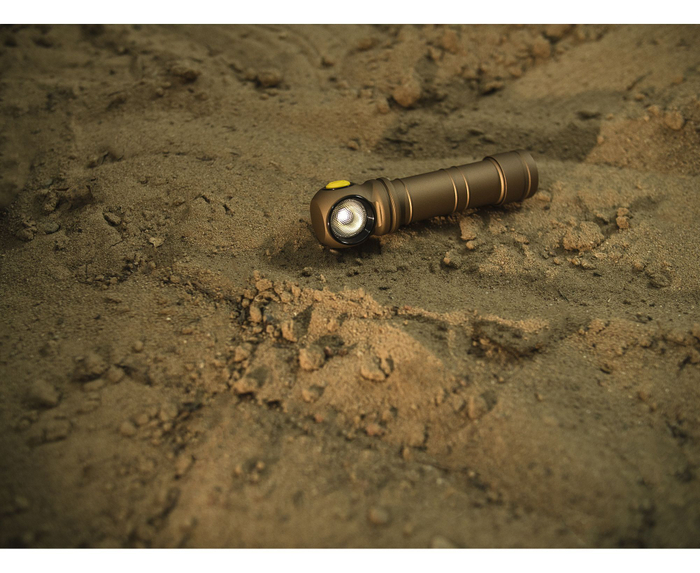 Фонарь Armytek Wizard C2 Pro Max Sand (F06701CS)
