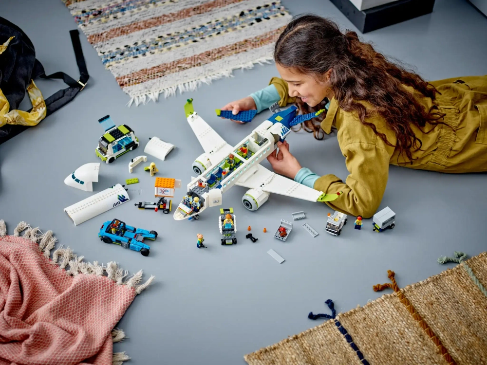 Конструктор LEGO City 60367 Пассажирский самолет