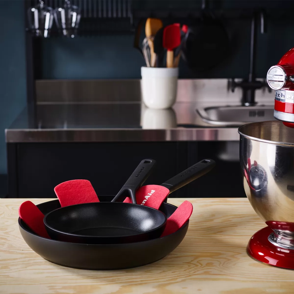 KitchenAid Классическая керамическая сковорода 28см. CC003293-01