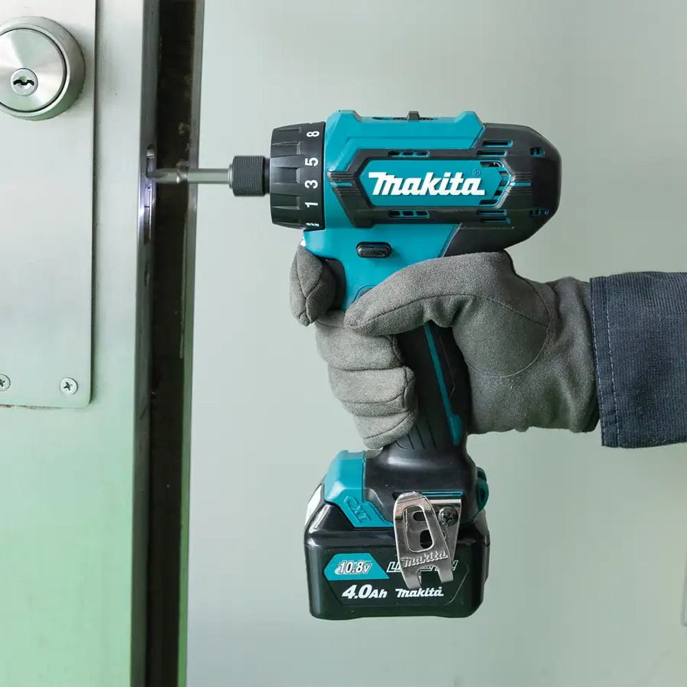 Аккумуляторная дрель-шуруповёрт Makita DF033DZ