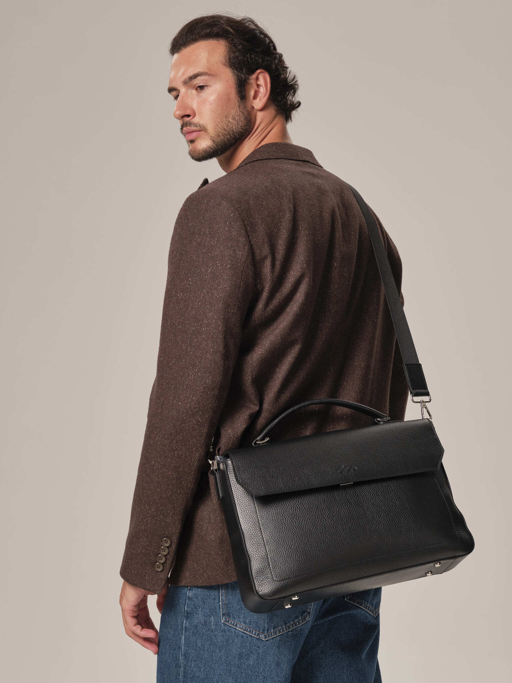 Мужская кожаная сумка Levi DBR 7115 черный