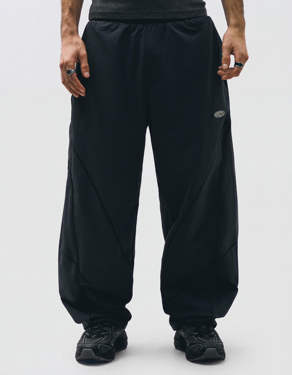 Мужские технические брюки barrel fit - BERSHKA