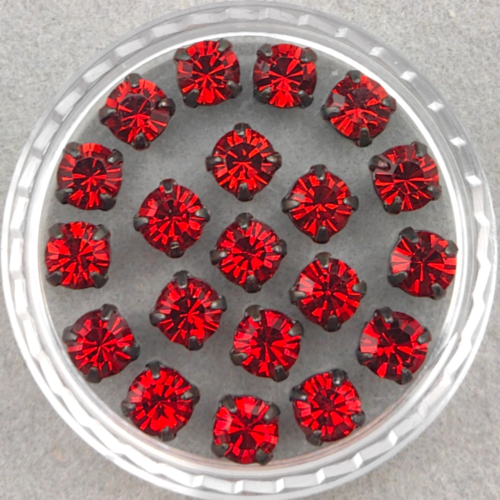 Шатоны Preciosa MAXIMA в оправах, Red Velvet/Black