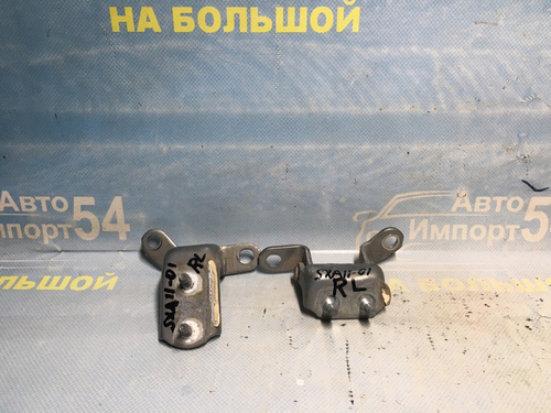 Петля двери задней левой TOYOTA RAV4 1999