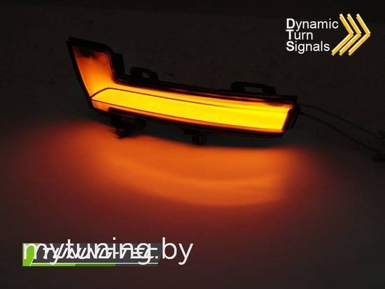 Повторители указателей поворота в зеркала для Skoda Octavia III (13-20) LED динамические темные