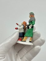 Фигурка Женщина с девочкой Department 56