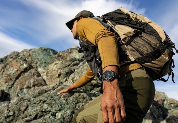 Знакомство со многозадачными смарт-часами Instinct Crossover от бренда Garmin Знакомство со многозадачными смарт-часами Instinct Crossover от бренда Garmin