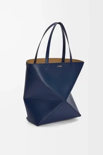 Loewe Сумка-тоут XL Puzzle Fold из блестящей телячьей кожи, темно-синий