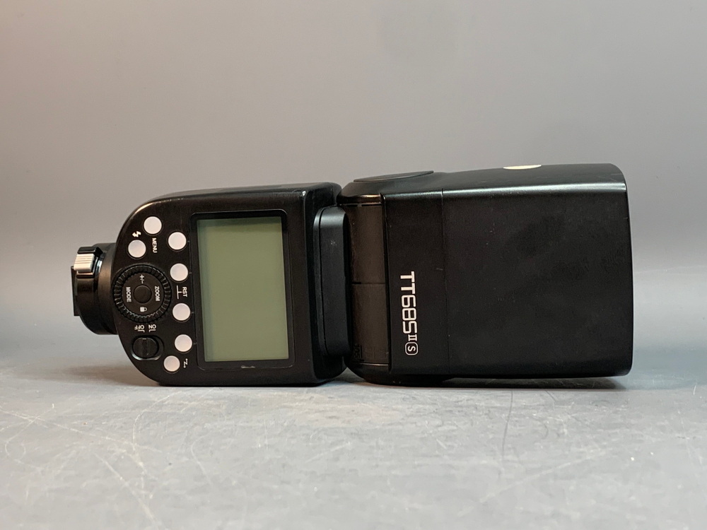 Godox ThinkLite TT685 II отсутствует накладка на корпусе