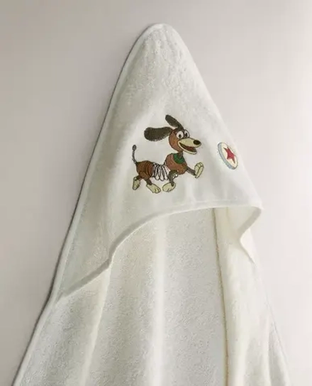 ZARA HOME ДЕТСКОЕ МЯГКОЕ ПОЛОТЕНЦЕ С КАПЮШОНОМ TOY STORY ©DISNEY, ЖЕЛТОВАТО-БЕЛЫЙ