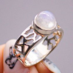 Кольцо серебро 925° с лунным камнем