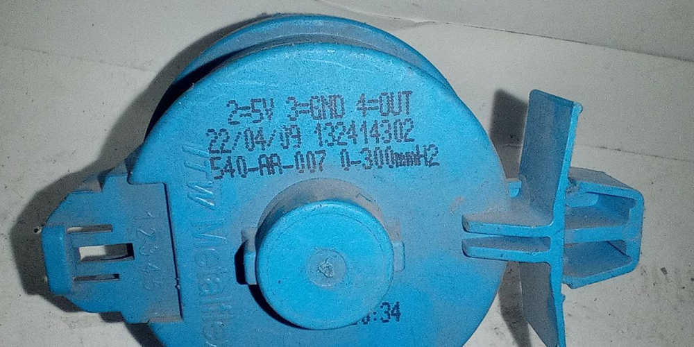 5 Датчик уровня воды (прессостат) для стиральной машины Electrolux AEG Zanussi 132414302 б/у