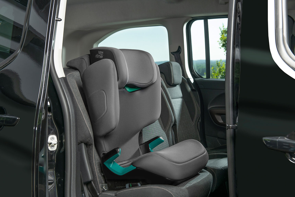 Автокресло 2/3 Britax Roemer HI-LINER Midnight Grey, от 3,5 до 12 лет ,15-36 кг (100 - 150 см), серый