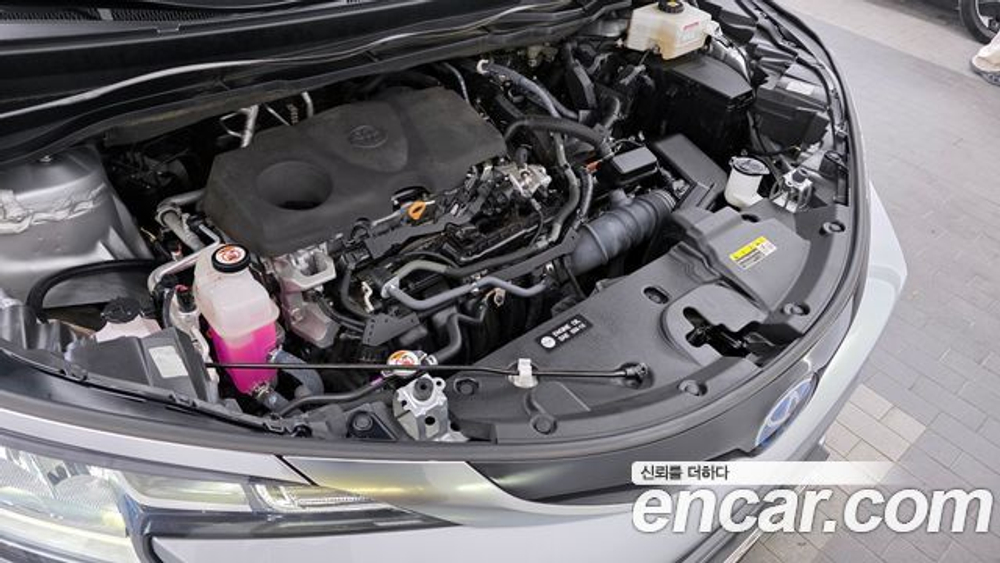 Toyota Sienna 2.5 Hybrid 2WD — 2023