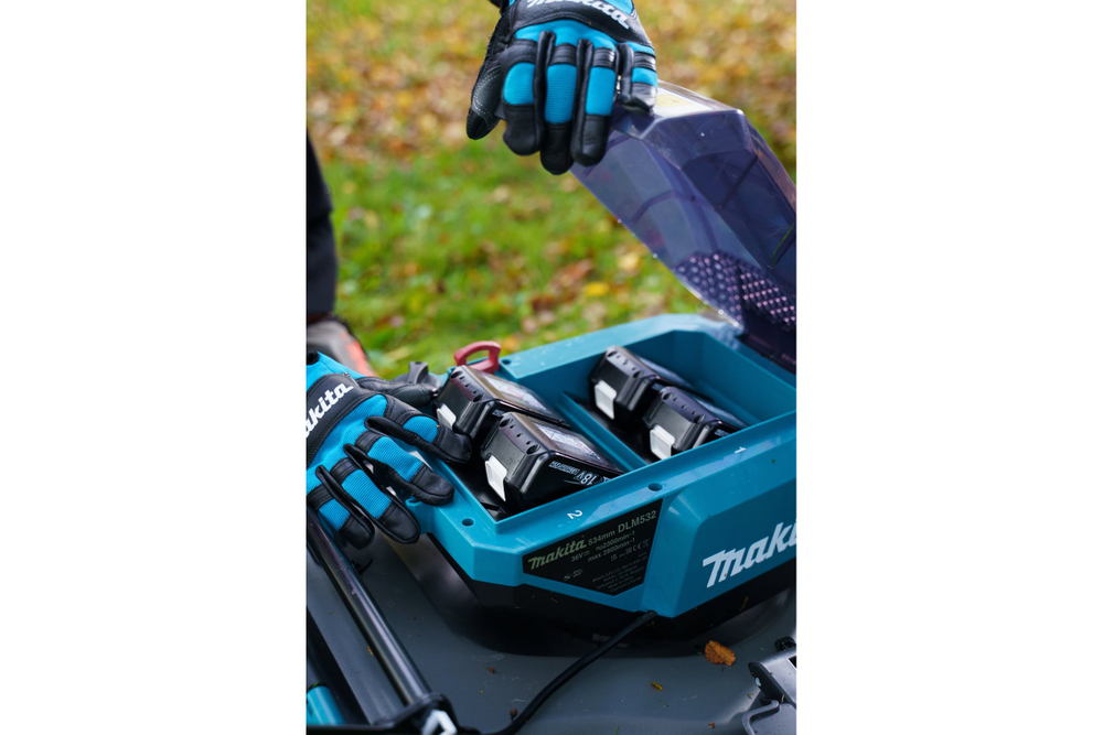 Аккумуляторная газонокосилка Makita LXT DLM532Z