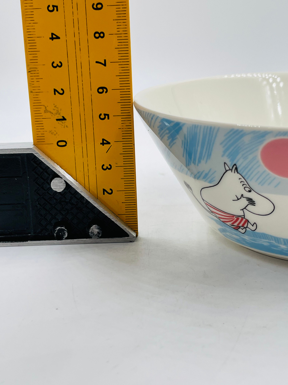 Тарелка глубокая Moomin Arabia "Ледяной бассейн Муминов", фарфор Vitro, светло-голубая, 15 см