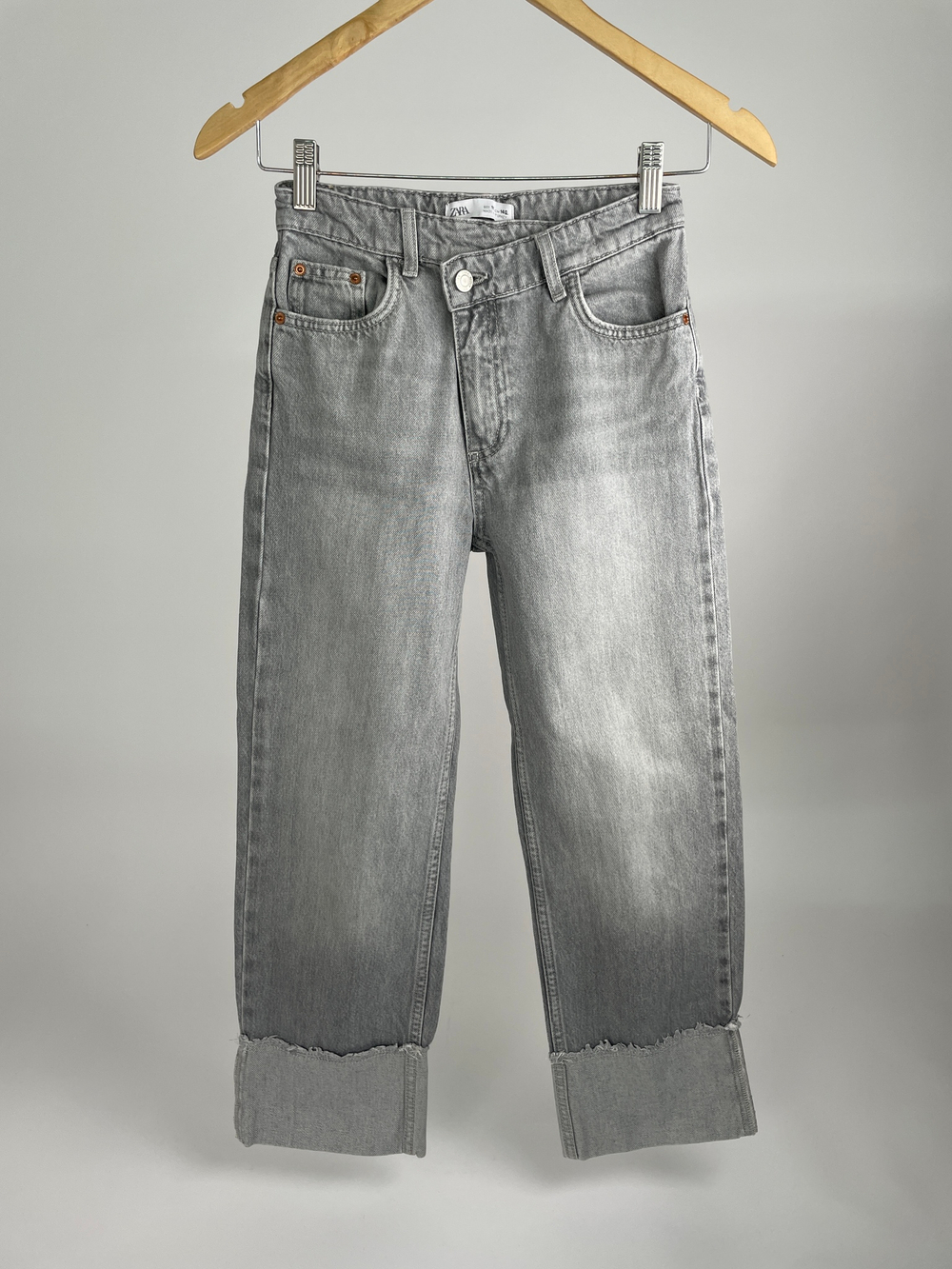 Джинсы Zara
