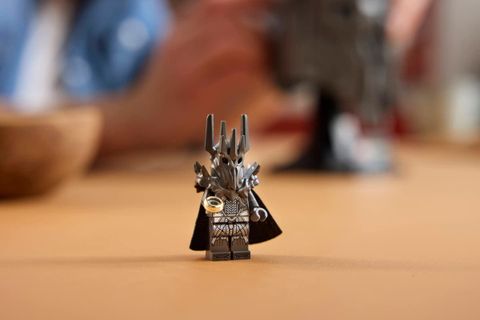 Конструктор LEGO Icons 11373 The Lord of the Rings: Sauron's Helmet