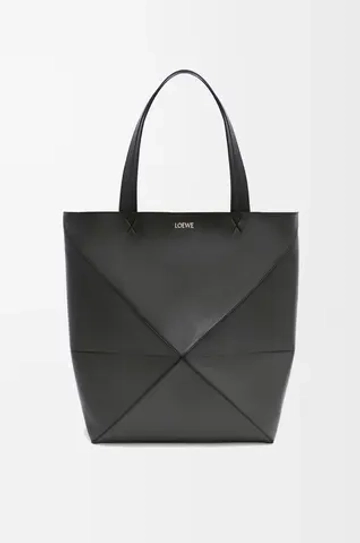 Loewe Сумка-тоут XL Puzzle Fold из блестящей телячьей кожи, черный