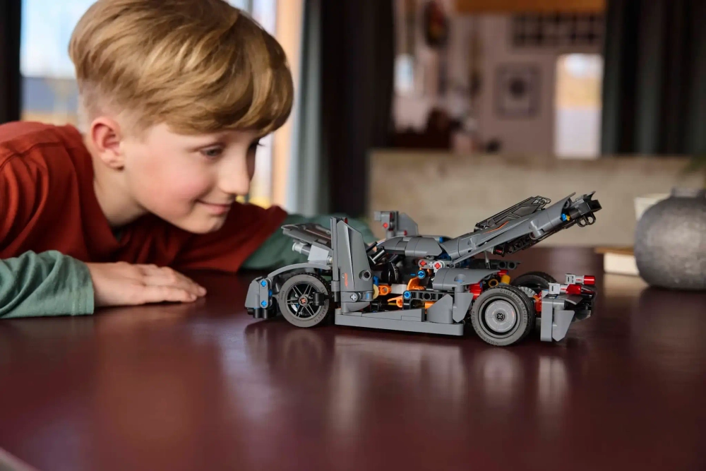 Конструктор LEGO Technic 42173 Серый гиперкар Koenigsegg Jesko Absolut