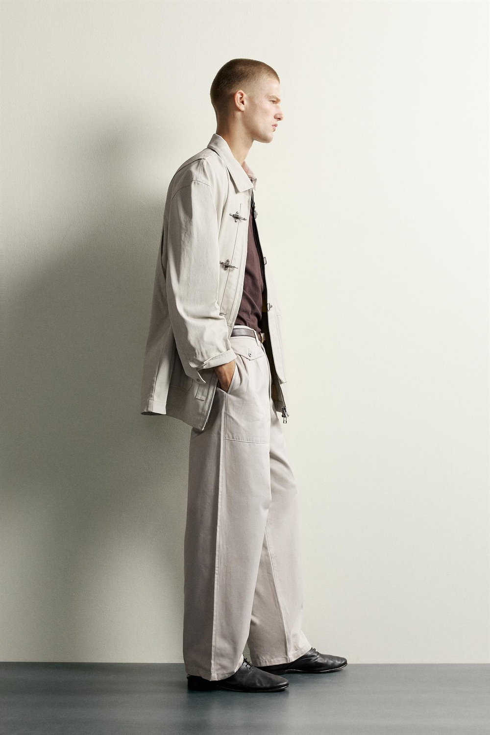 ZARA БРЮКИ STRAIGHT RELAXED FIT С КАРМАНАМИ, КАМЕННО-СЕРЫЙ