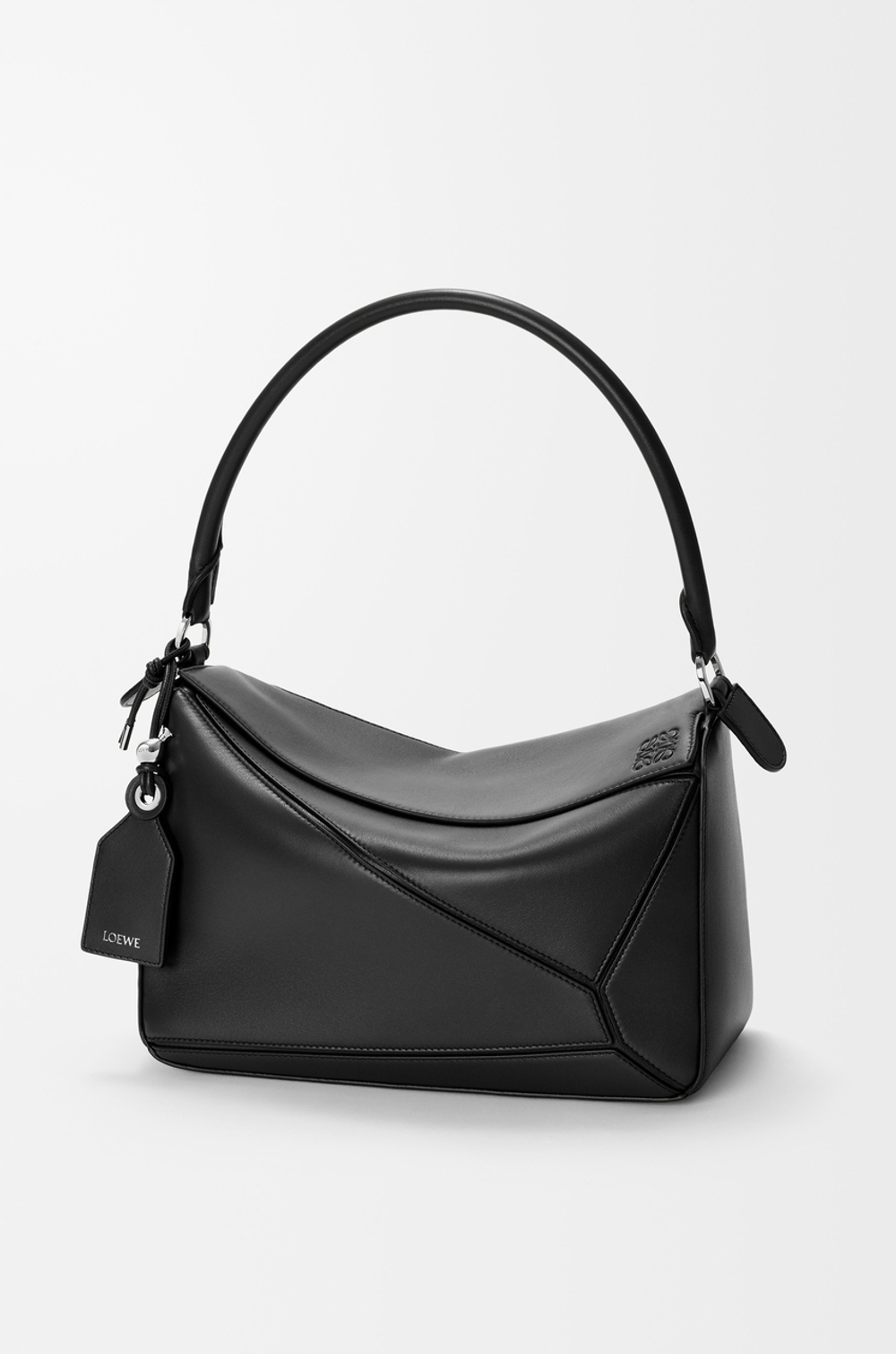 Loewe Сумка-мешок среднего размера Puzzle Featherlight из кожи ягненка наппа, черный