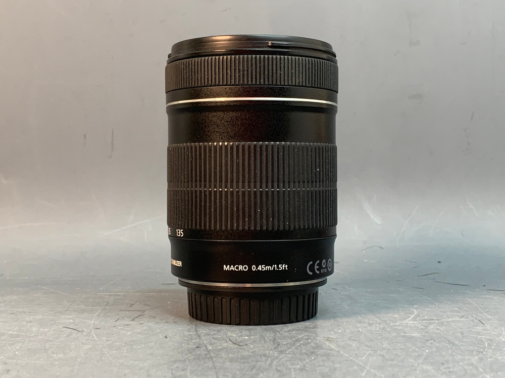Canon EF-S 18-135 mm f/3.5-5.6 IS