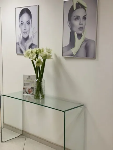 Стеклянный консольный стол Glass 125x40 см