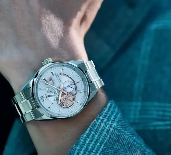 Наручные часы Orient RE-AV0127L00B