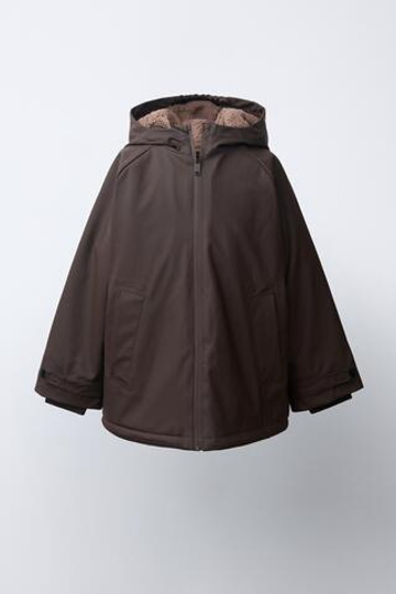 ZARA ВОДОСТОЙКИЙ ДОЖДЕВИК НА ПОДКЛАДКЕ ИЗ ИСКУССТВЕННОЙ ОВЧИНЫ, ШОКОЛАДНЫЙ