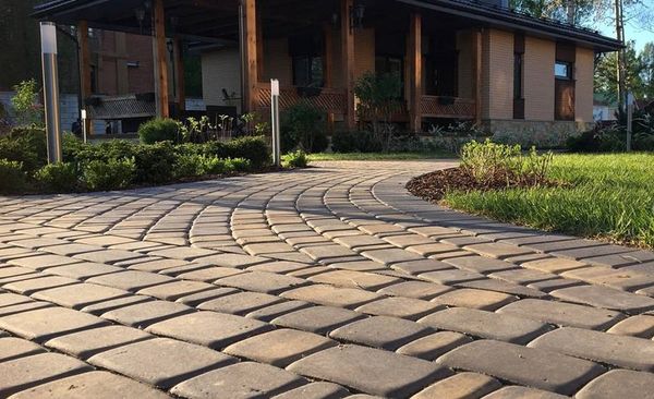 От чего зависит срок службы тротуарной плитки и какие гарантии дает производитель От чего зависит срок службы тротуарной плитки и какие гарантии дает производитель