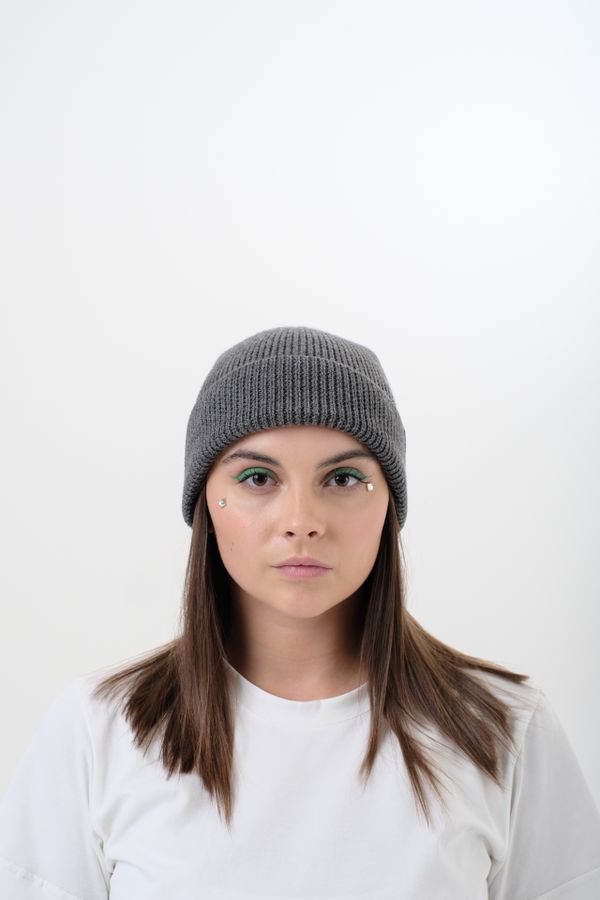 Шапка Modern Short Beanie Серая - фото 5