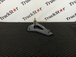 Кронштейн брызговика правого 2020г