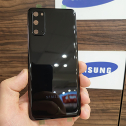 Крышка для Samsung S20 - стеклянная панель "хорошее качество" (чёрного цвета)