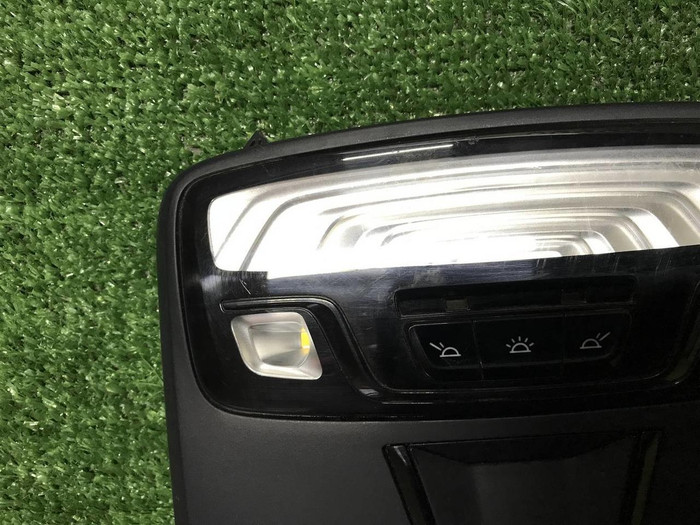 Плафон салона BMW 3er G20 (2018-н.в.)