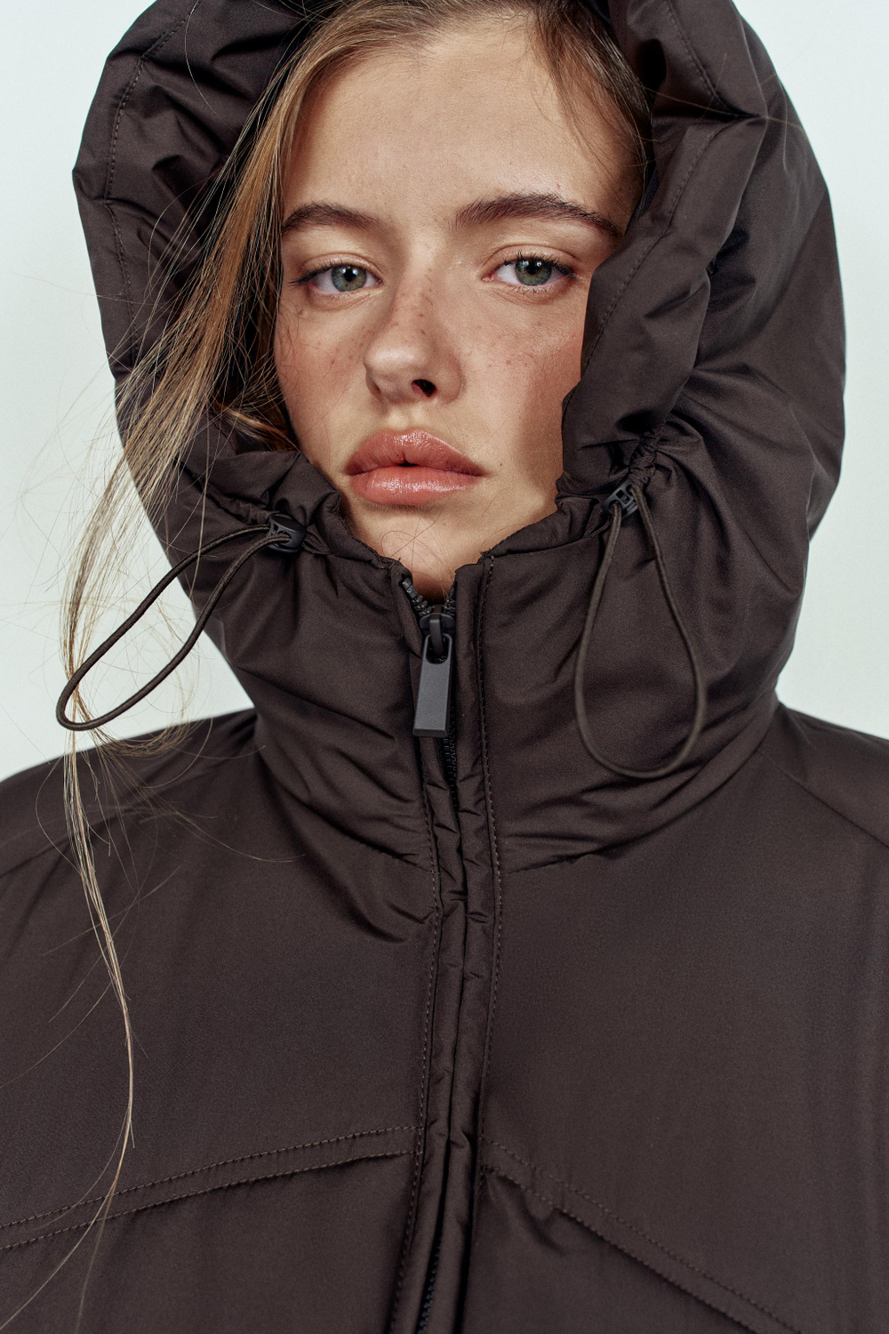 СТЕГАНЫЙ АНОРАК С КАПЮШОНОМ WATER REPELLENT WINDPROOF — ZARA