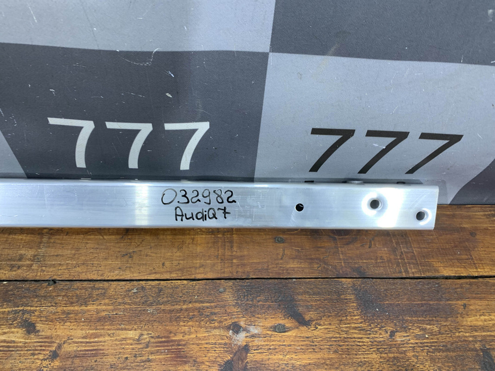 Усилитель переднего бампера Audi Q7 (4M) 15-нв Б/У Оригинал 4M0802507D