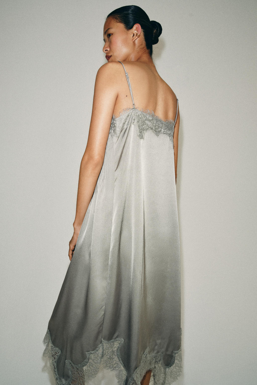 ПЛАТЬЕ МИДИ С КРУЖЕВОМ — ZW COLLECTION — ZARA