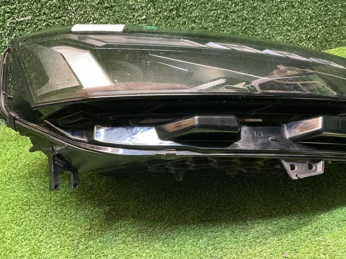 Фара правая Audi A5 2 8W (2019-2025) Laser