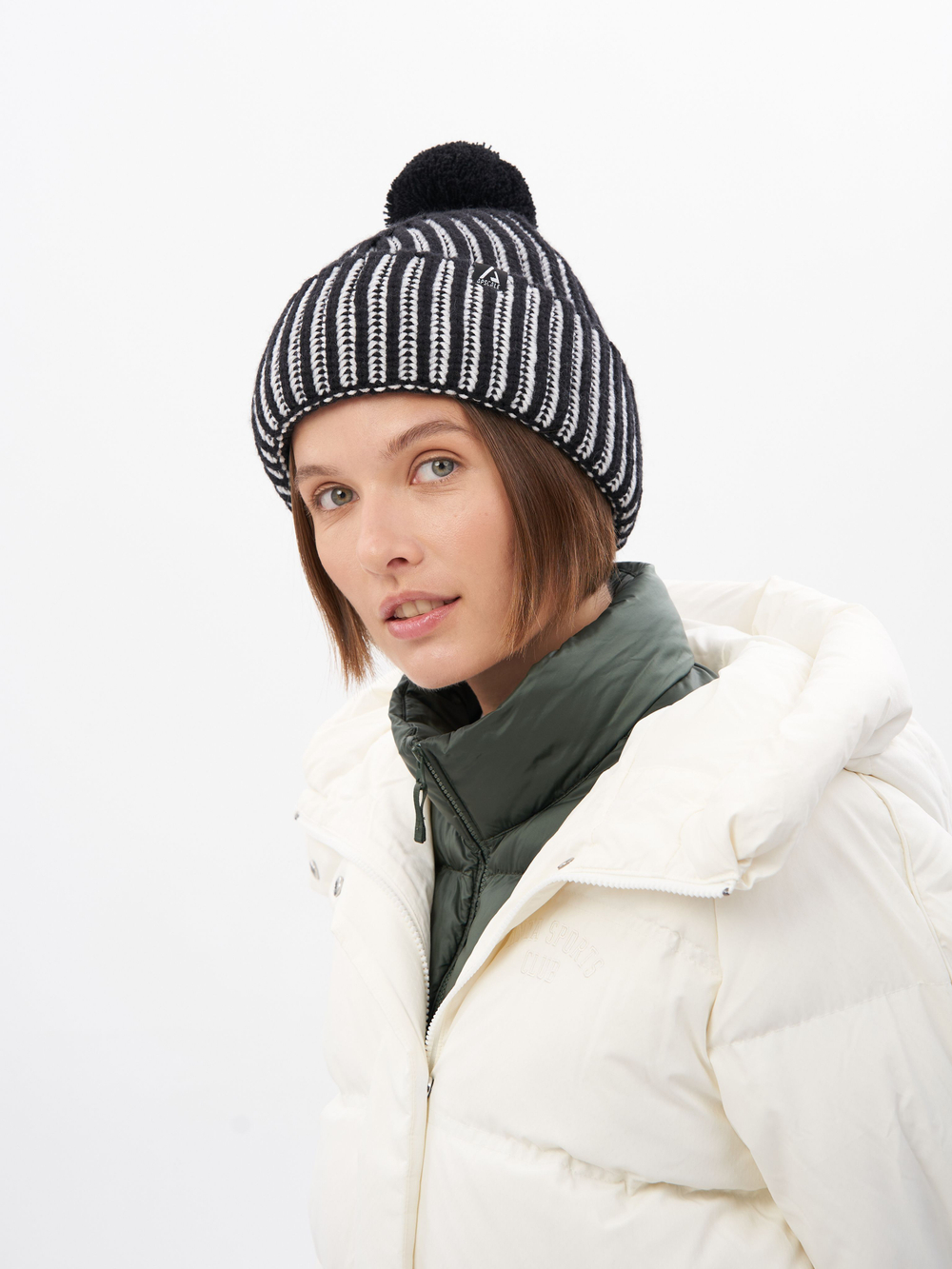 Шапка Apscale Attract Pom Black зимняя