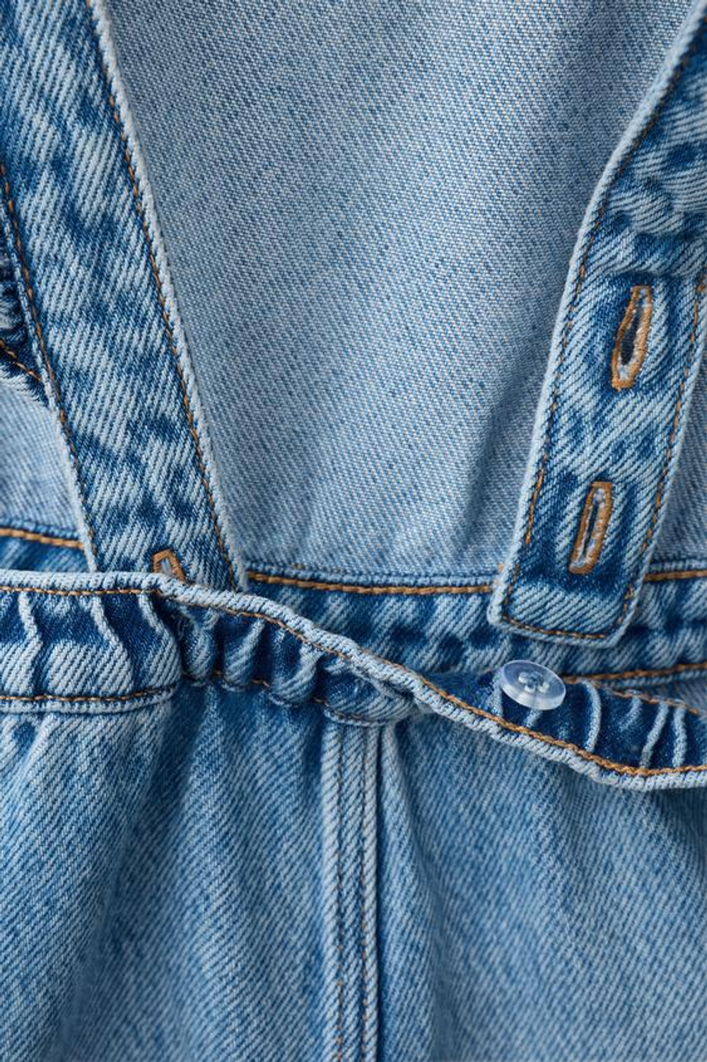 ZARA ДЖИНСОВЫЙ КОМБИНЕЗОН С ВЫШИВКОЙ, СИНИЙ