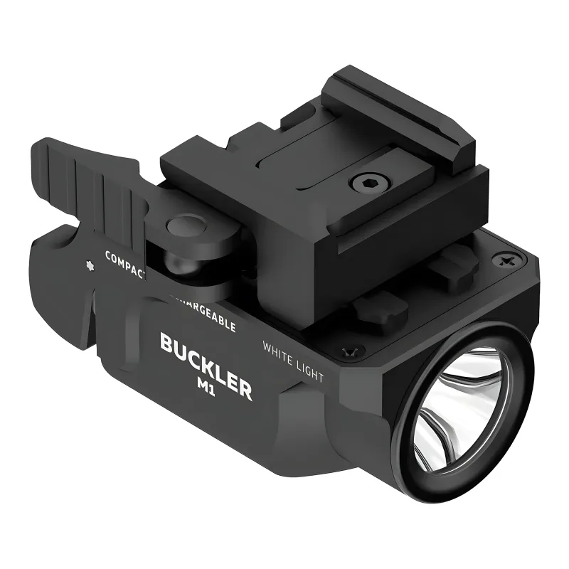 Тактический пистолетный фонарь Armytek Buckler M1 - вид спереди сбоку, линза и крепление
