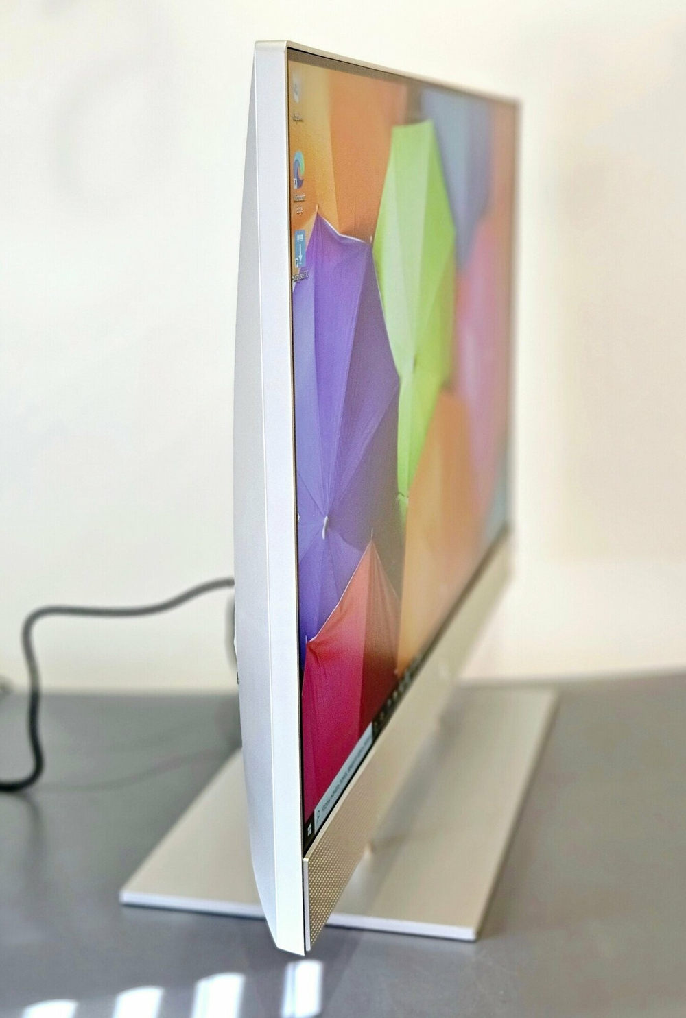 Моноблок HP 27-dp1008ur. Конфигурация: Intel Core i7 1165G7 2.8 ГГц/16 ГБ/512 ГБ SSD/Intel Iris Xe Graphics/Windows 10 Домашняя/27"/1920х1080 пикс.