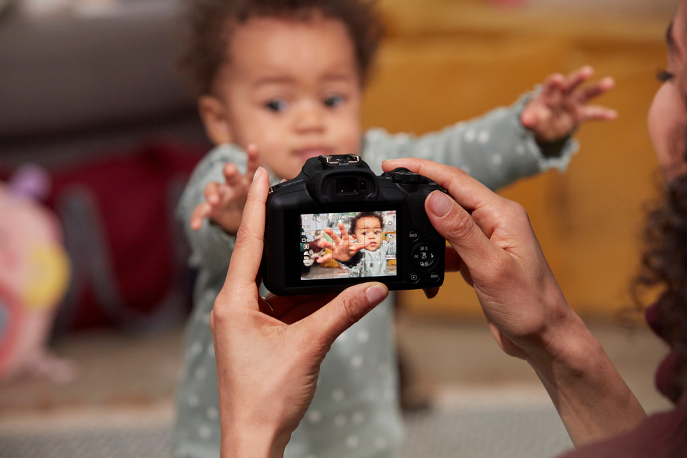 Беззеркальный фотоаппарат Canon EOS R100 Kit 18-45mm IS STM
