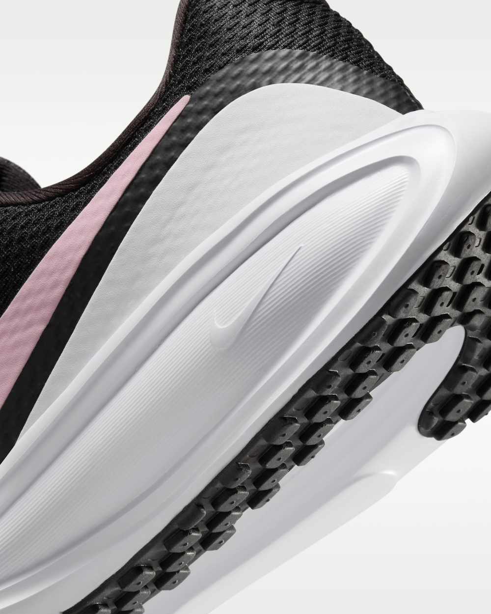 Женские кроссовки для бега по шоссе Nike Revolution 8 - Nike