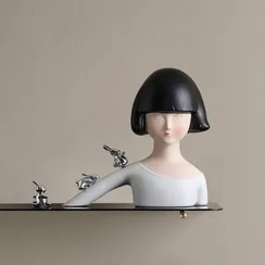 Статуэтка Alice in Wonderland