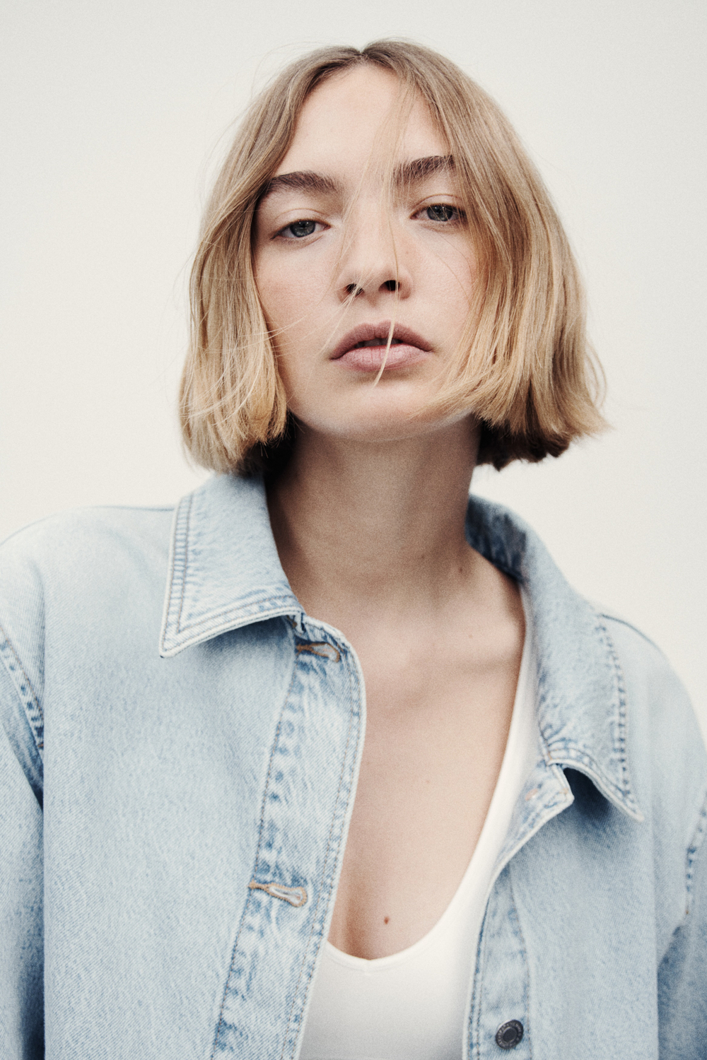 Джинсовая рубашка-куртка — приталенный крой - H&M