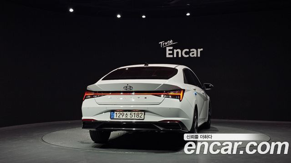 Hyundai AVANTE 1.6 — 2021