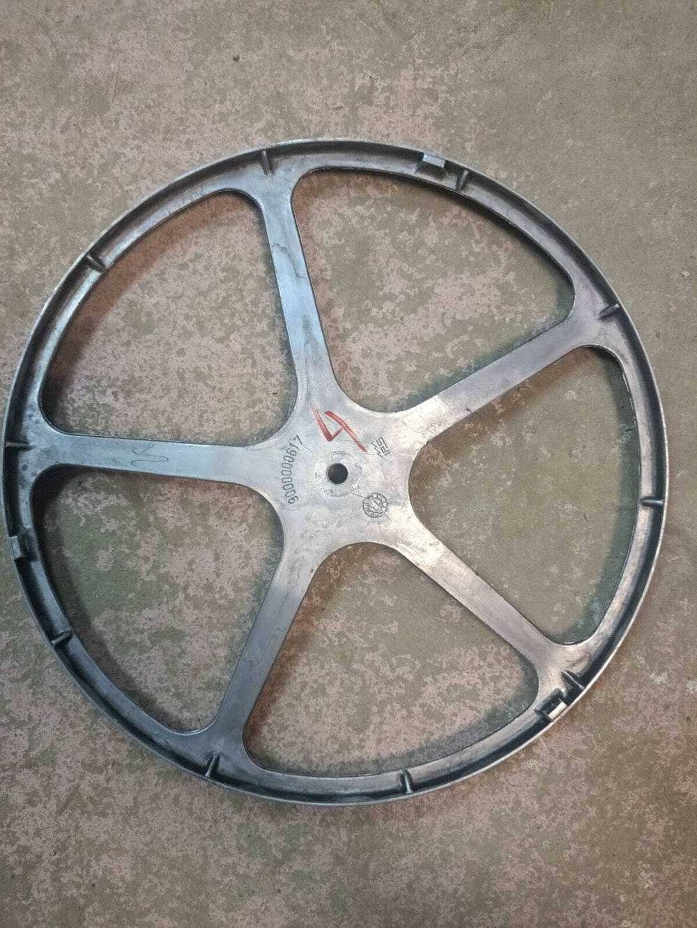 WFC1662OE ктш4 Шкив для стиральной машины Bosch 9000000617 б/у