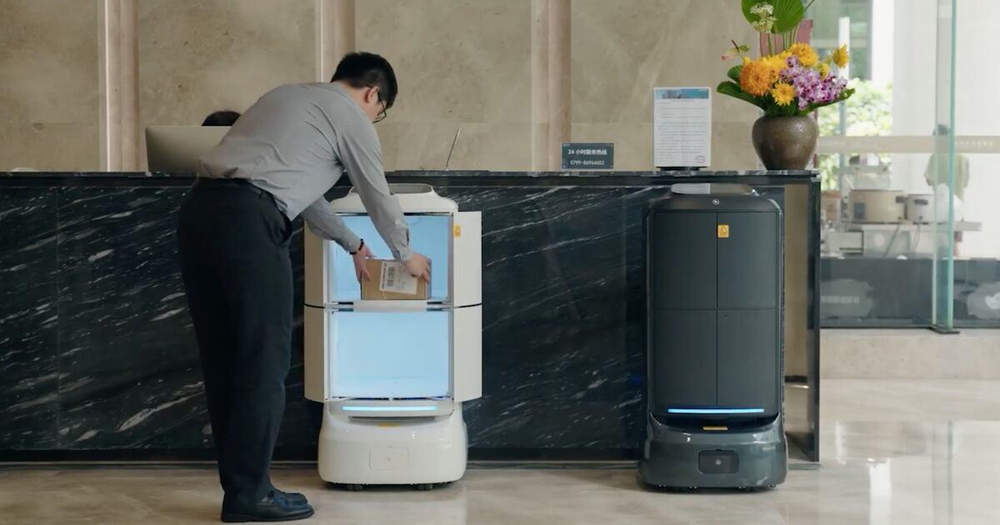 Гостиничный робот-доставщик PuduRobotics FlashBot (белый)